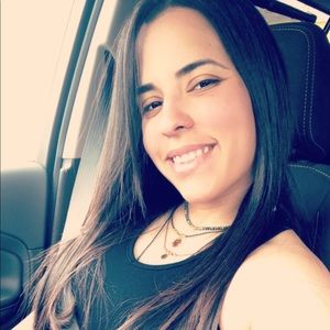 Meet your Posher, Nicole